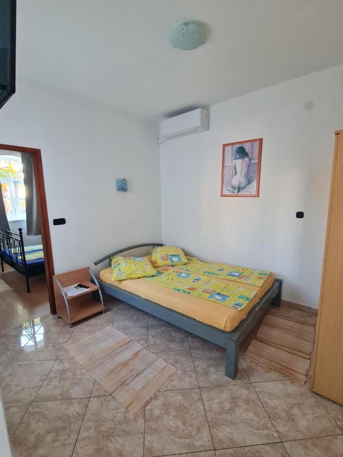 Apartment Fabic โปเรช ภายนอก รูปภาพ