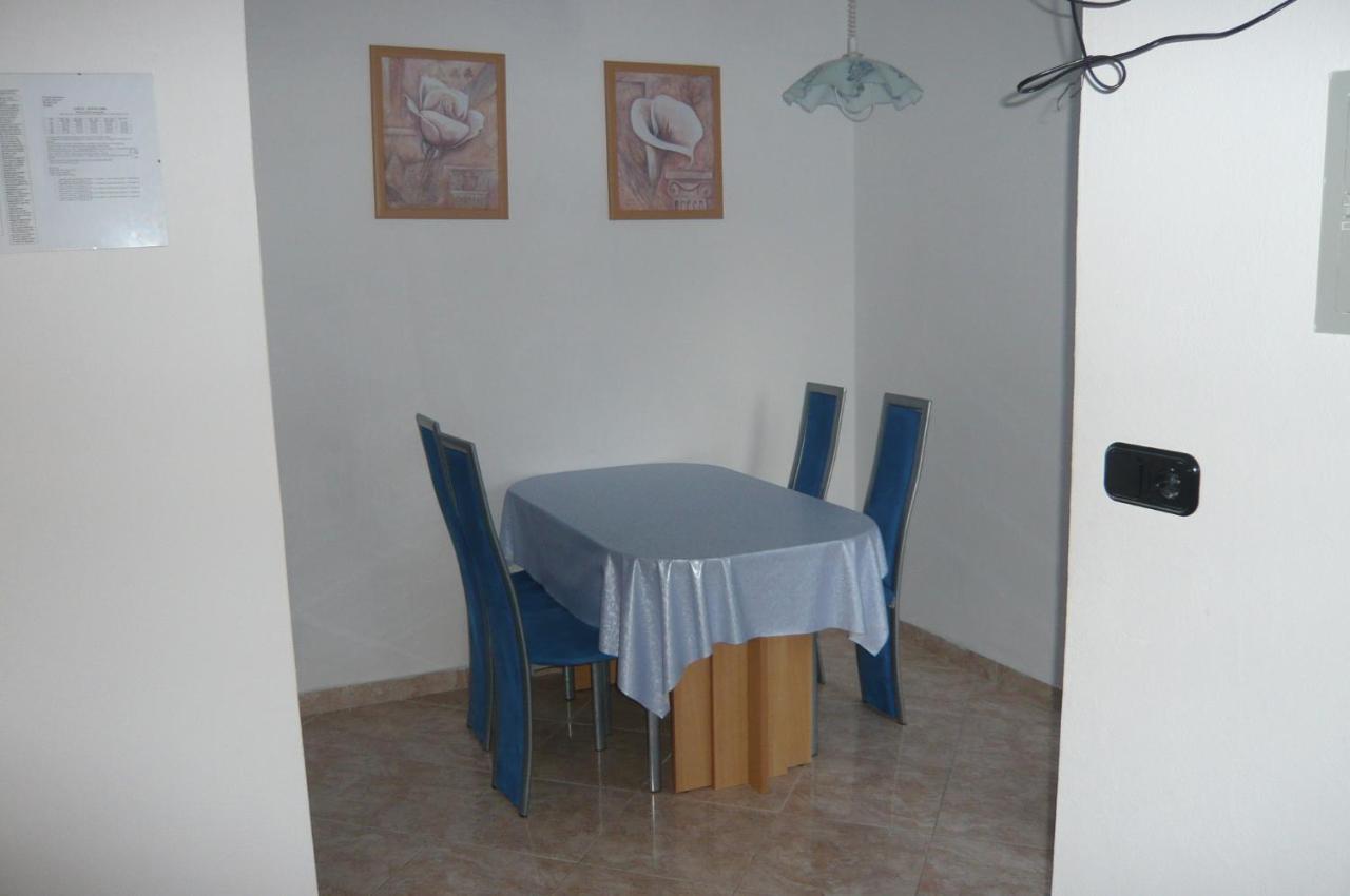 Apartment Fabic โปเรช ภายนอก รูปภาพ